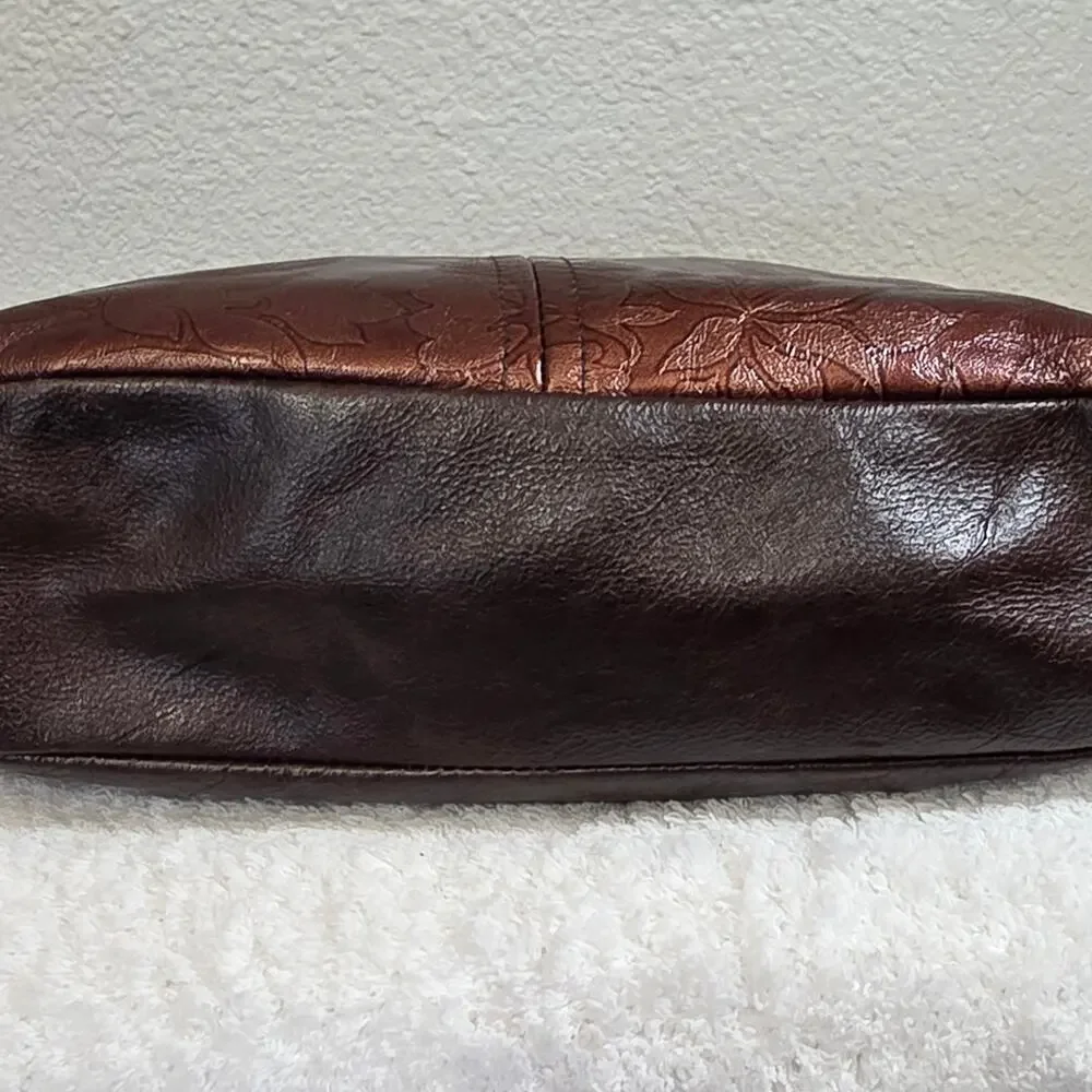 Chic Embossed Leather Shoulder Bag in Rich Brown